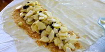 штрудель с яблоком