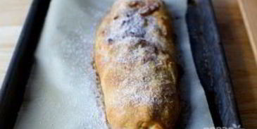 штрудель с яблоком