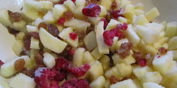 штрудель яблочный с изюмом и малиной