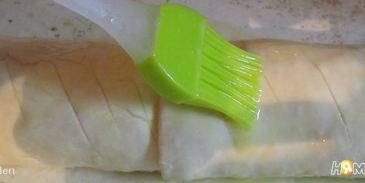 штрудель яблочный с изюмом и малиной