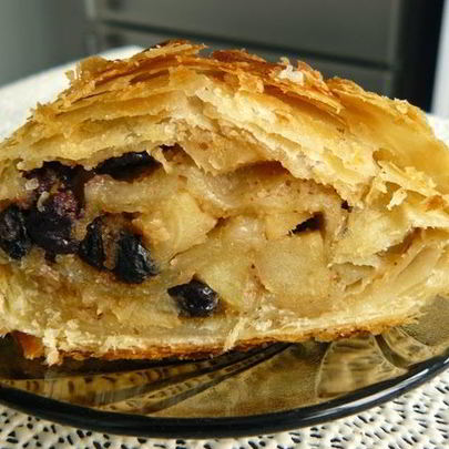 Яблочный штрудель из готового слоеного теста