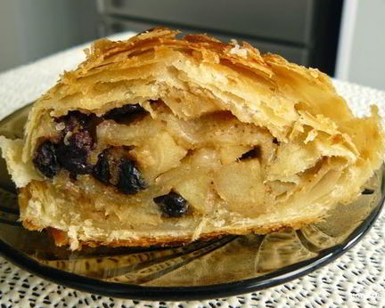 Яблочный штрудель из готового слоеного теста