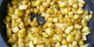 яблочный штрудель из готового слоеного теста