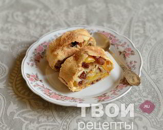Яблочный штрудель из слоеного теста