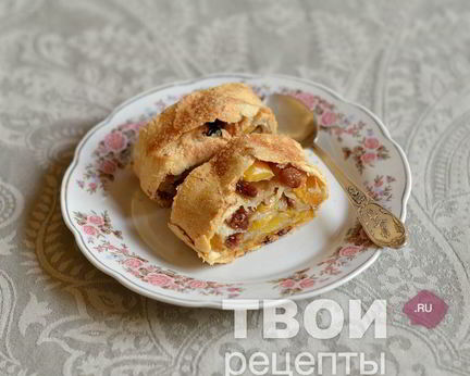 Яблочный штрудель из слоеного теста