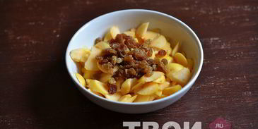 яблочный штрудель из слоеного теста