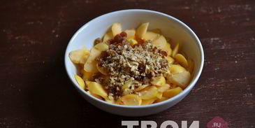 яблочный штрудель из слоеного теста