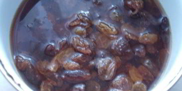 яблочный штрудель с изюмом и карамельной крошкой