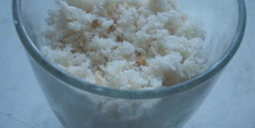 яблочный штрудель с изюмом и карамельной крошкой