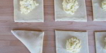 слойки из бездрожжевого теста с сыром
