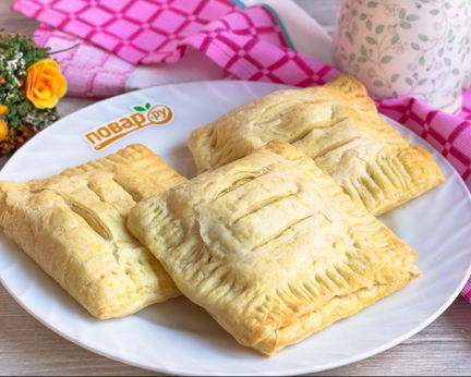 Слойки с дыней и сыром