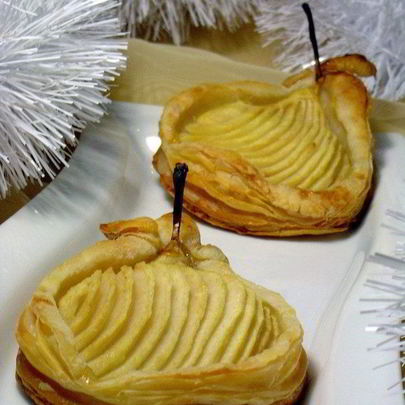 Слойки с грушами и орехами