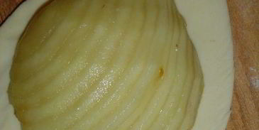 слойки с грушами и орехами