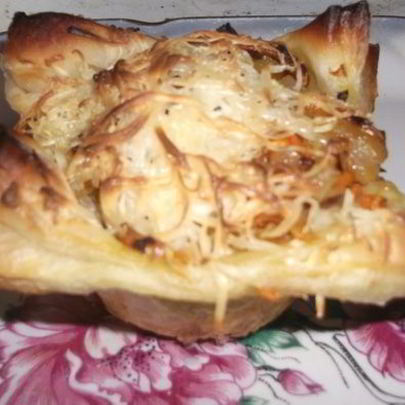 Слойки с куриной печенью Пролиски