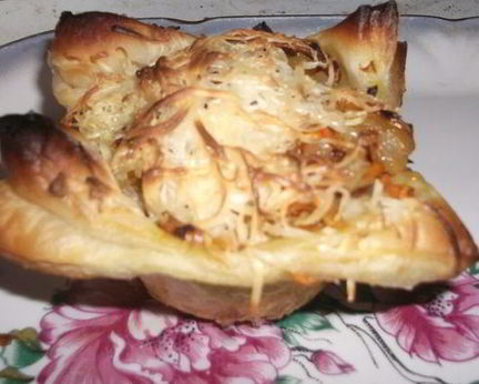 Слойки с куриной печенью Пролиски