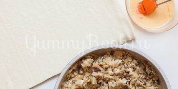 слойки с квашеной капустой и грибами