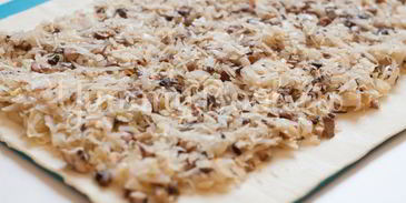 слойки с квашеной капустой и грибами