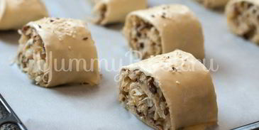 слойки с квашеной капустой и грибами