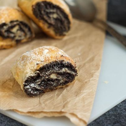 Слойки с маком