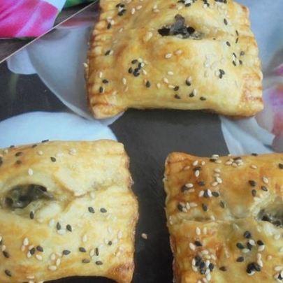 Слойки с сыром и морской капустой