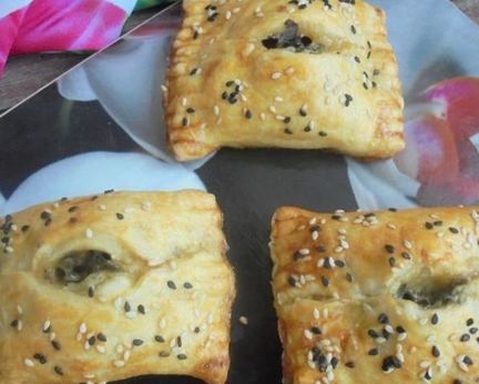 Слойки с сыром и морской капустой