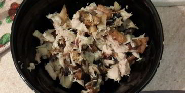 слойки с сыром, курицей, грибами и соусом бешамель