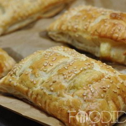 Слойки с сыром