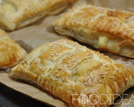 Слойки с сыром