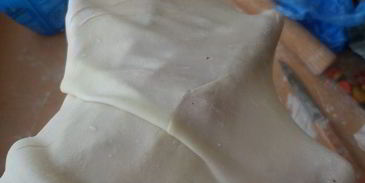 слойки с творогом, курагой и орехами