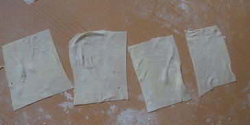 слойки с творогом, курагой и орехами