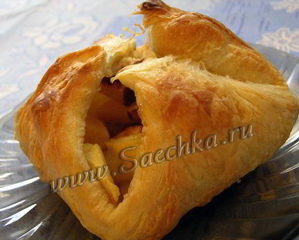 Слойки с яблоками