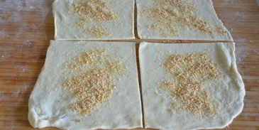 слойки со щавелем