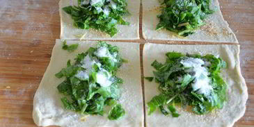 слойки со щавелем