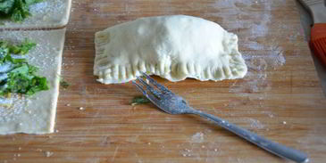 слойки со щавелем