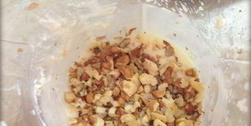 сырники с начинкой из карамелизированой груши со сливочно-ореховым соусом