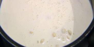 творожник с белым шоколадом и малиной