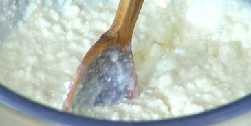 творожник с белым шоколадом и малиной