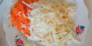 творожники с яблоком и морковью