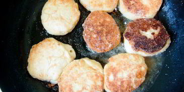 творожники с яблоком и морковью