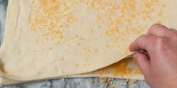 слоеное тесто с сыром