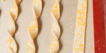 слоеное тесто с сыром