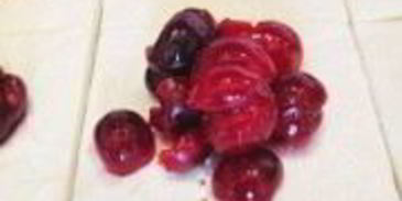 слоеное тесто с вишней