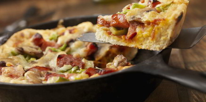 Рецепт теста и начинка для пиццы на кефире на сковороде