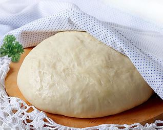Тесто на сметане на дрожжах