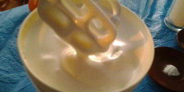 нежный и пушистый бисквит с арахисом