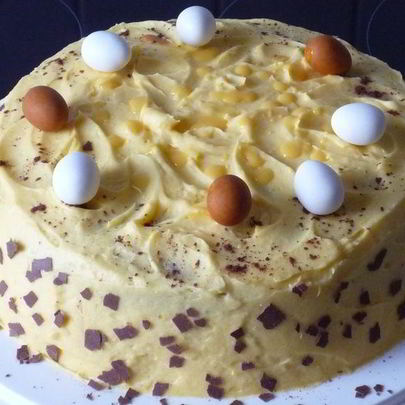 Пасхальный кремообразный шоколадный торт с яичным ликером