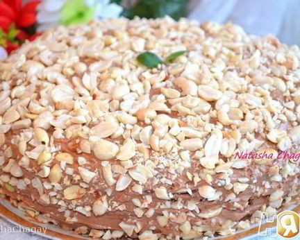 Шоколадный торт с орехами