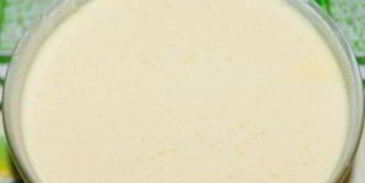 шоколадный торт со смородиной