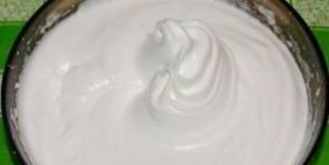 шоколадный торт со смородиной