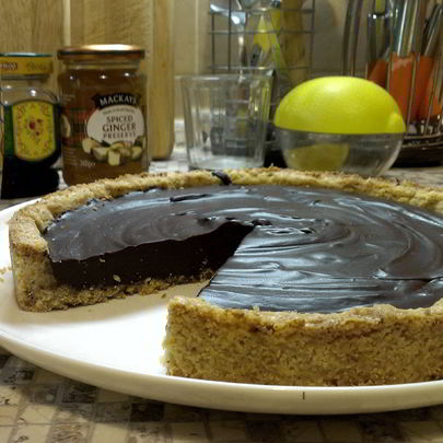 Торт из миндального теста с шоколадным ганашем